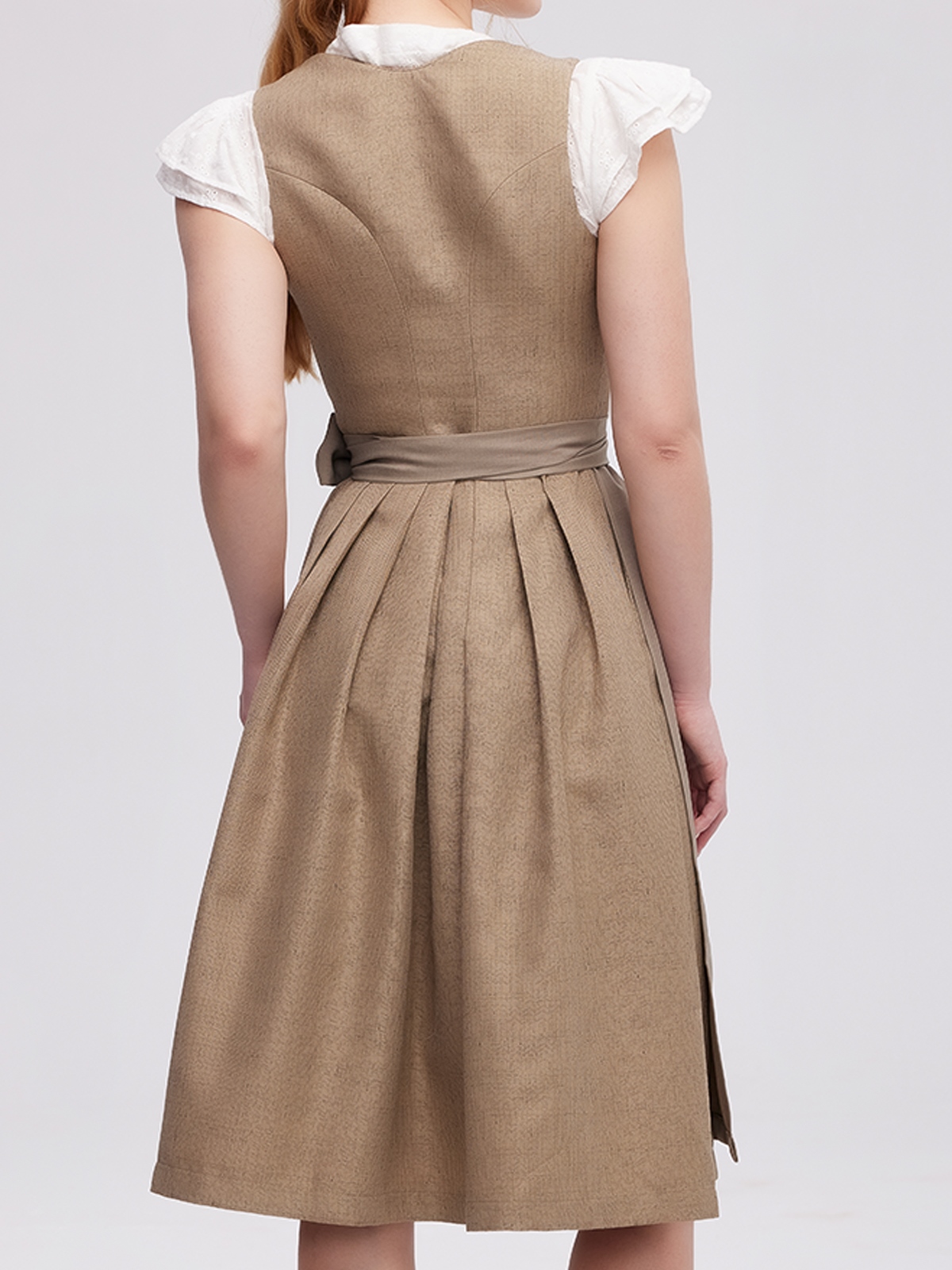 Modernes Dirndl in Grün