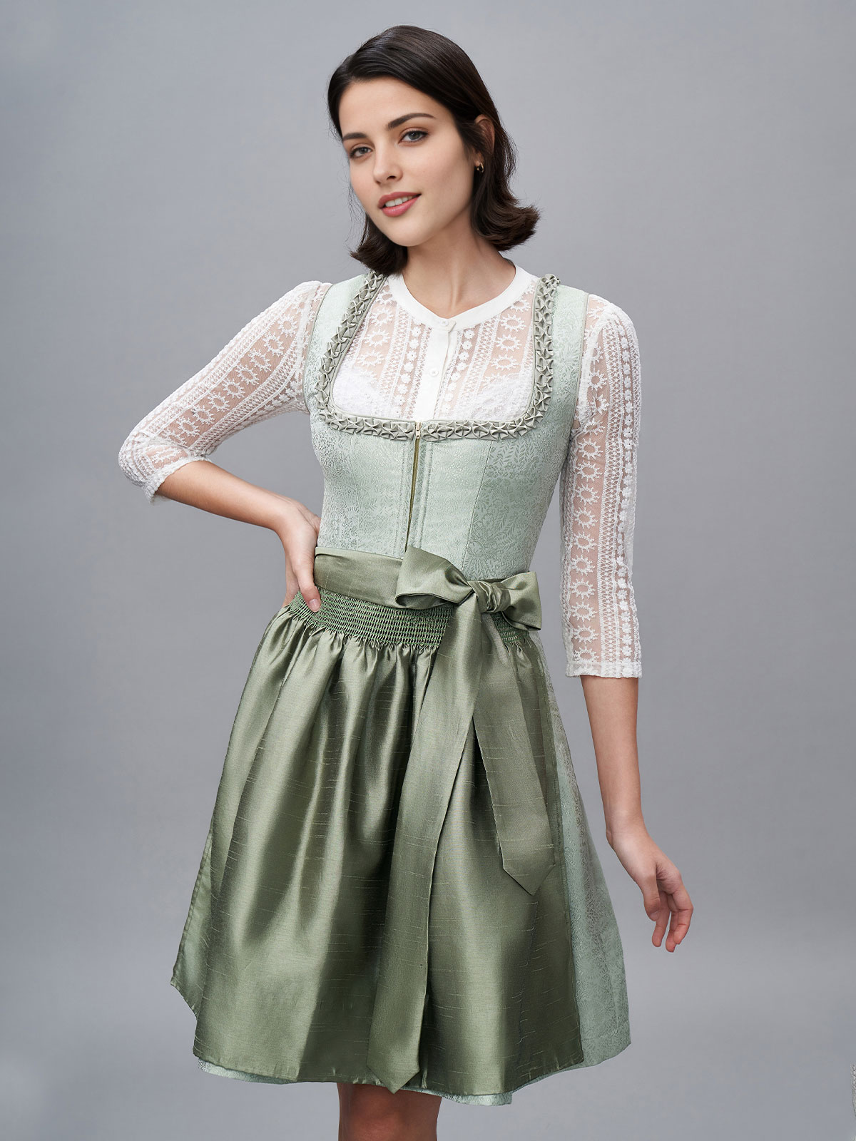 Dirndl Dunkelblau Samt – Eleganz in Perfektion