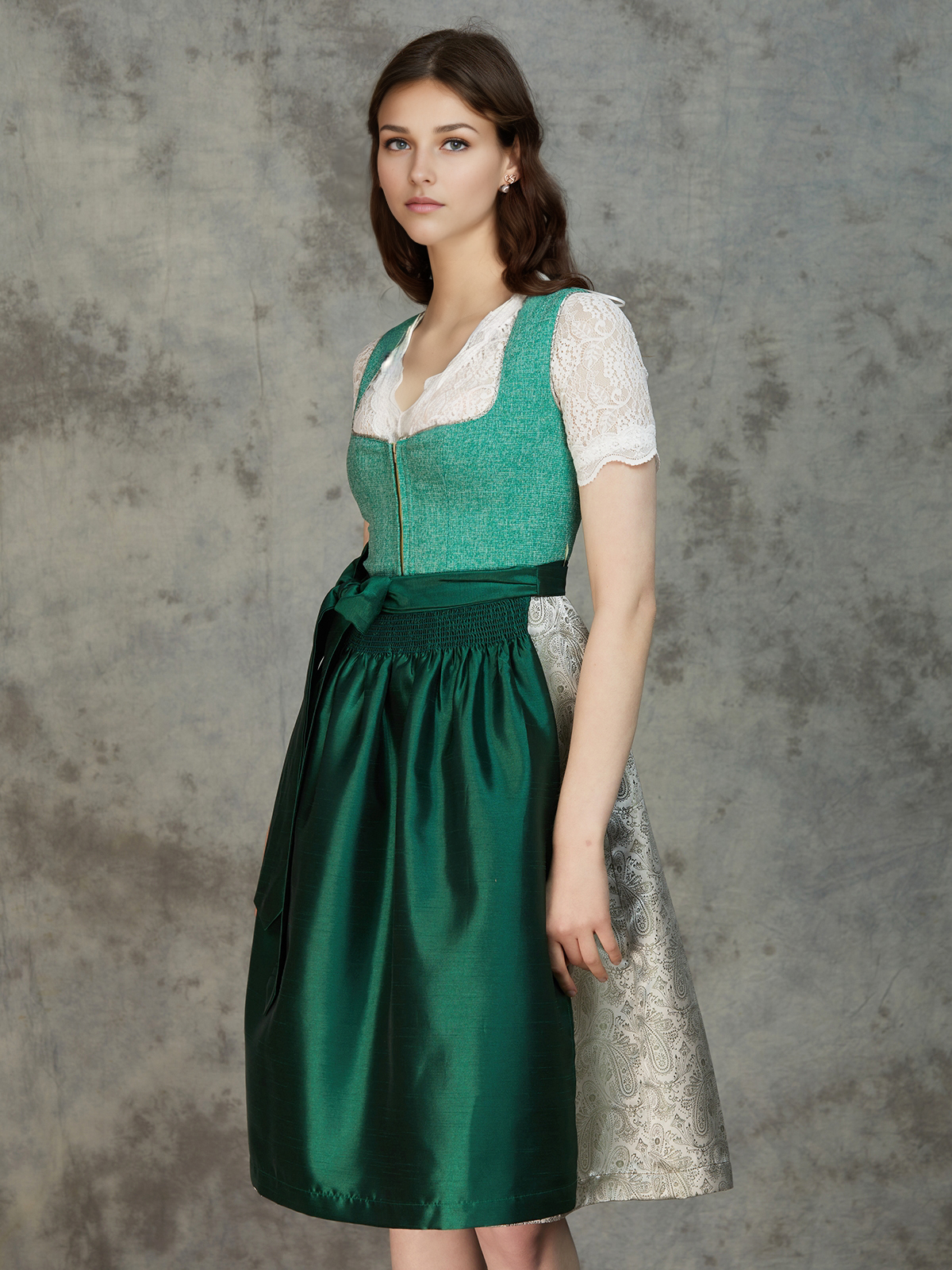 Elegantes blaues Dirndl