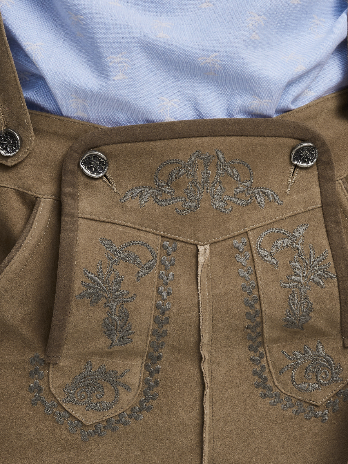 Traditionelles Dirndl in Braun