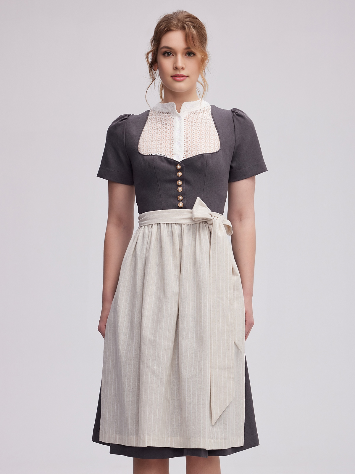Dunkelgrüne Dirndlbluse in eleganter Ausführung