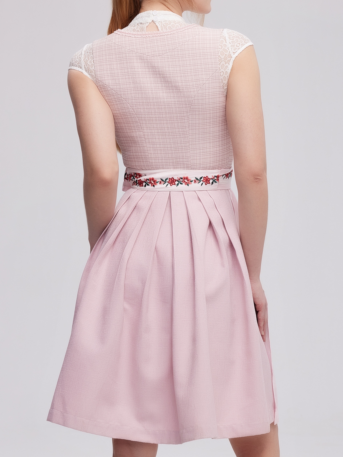 Dirndl Blau mit floralen Details