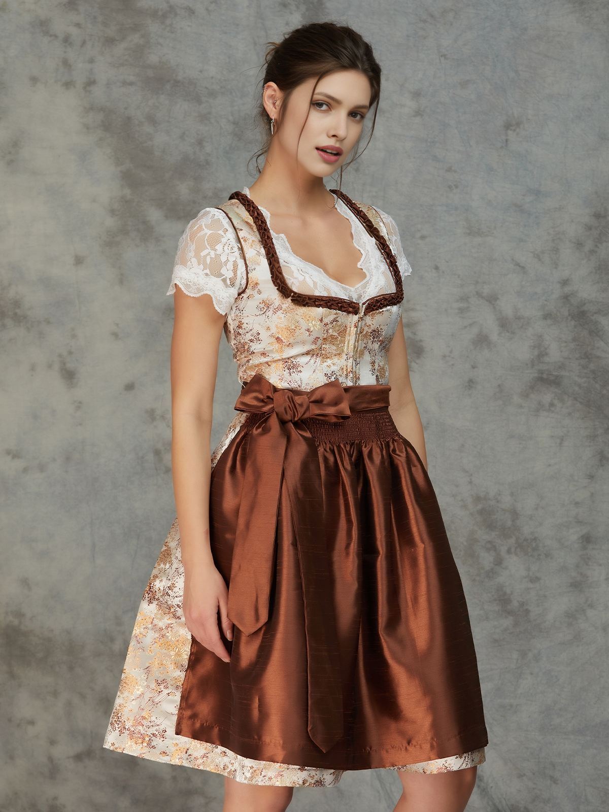 Dirndl Grau Samt in eleganter Ausführung