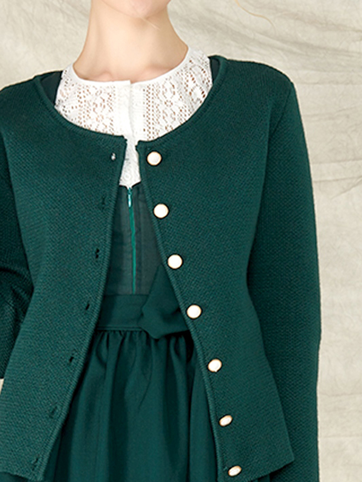 Khaki Dirndl mit Strickbluse