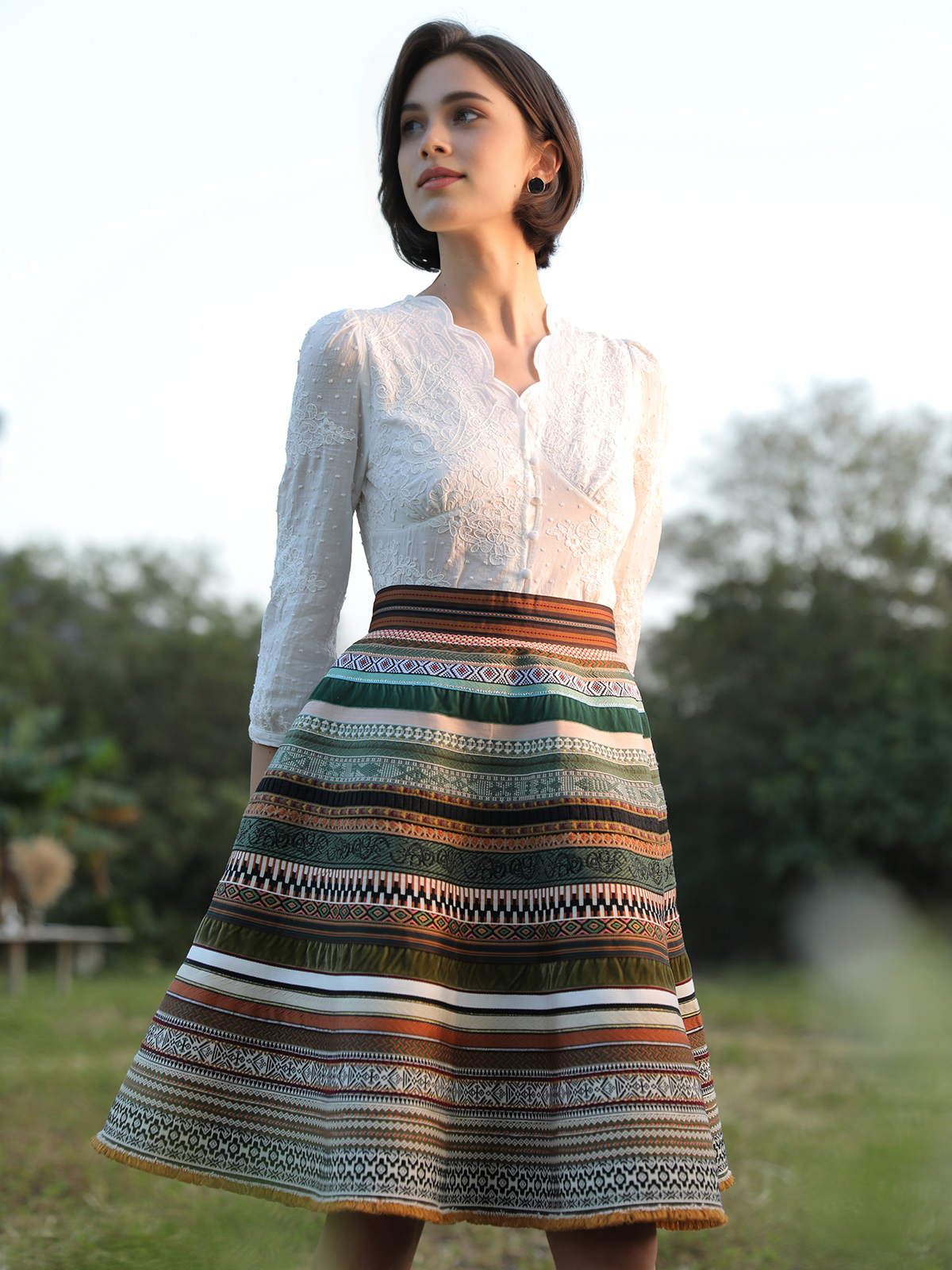 Gelb Dirndl mit modernem Schnitt