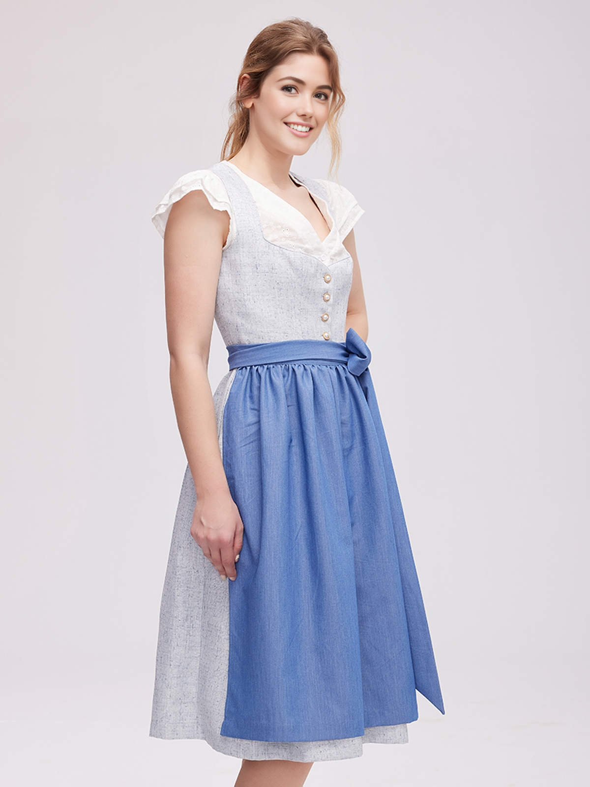 Dirndl in eleganter Blau-Variante
