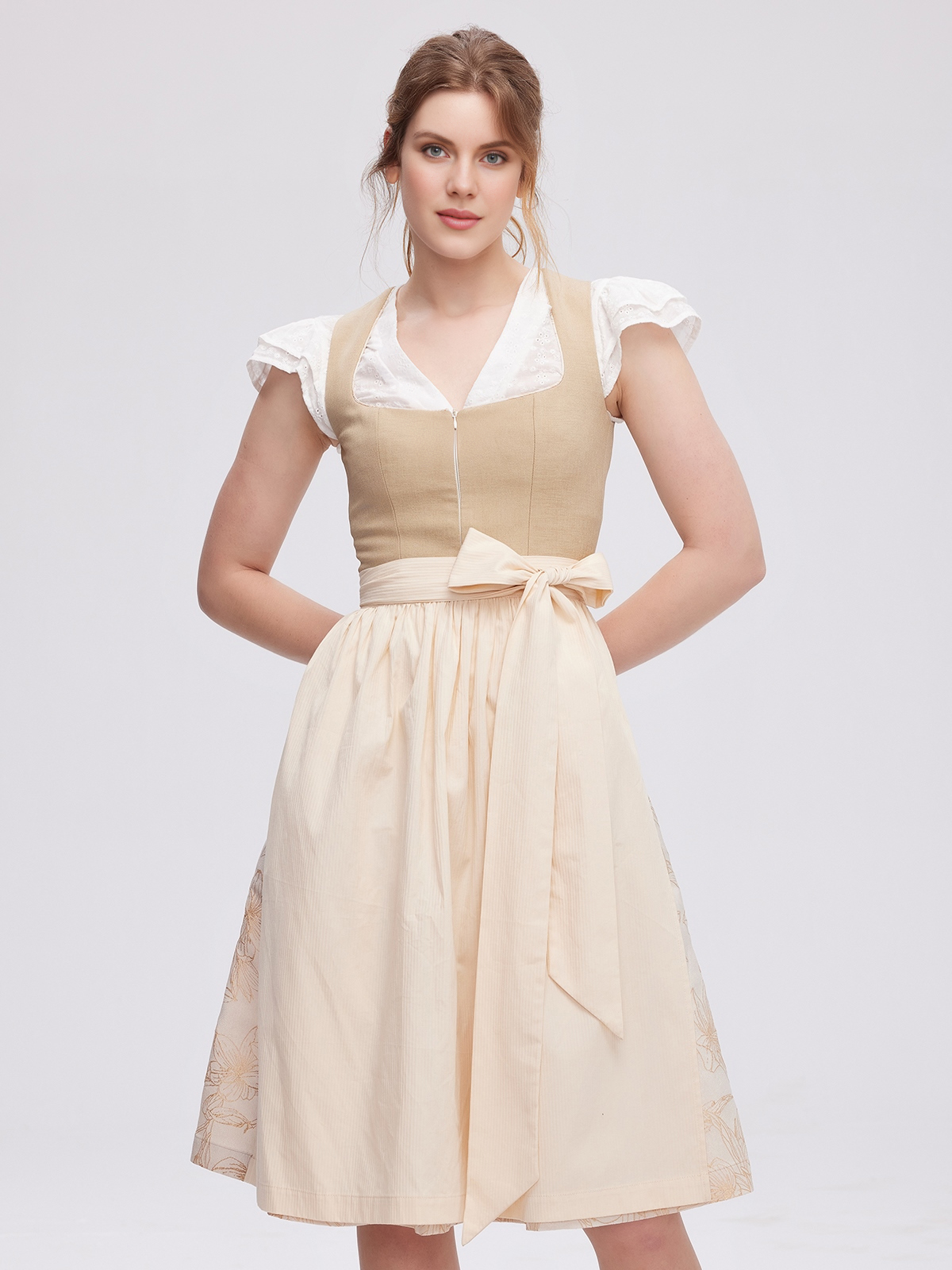 Dirndl in Dunkelgrün – ein Blickfang mit Tradition