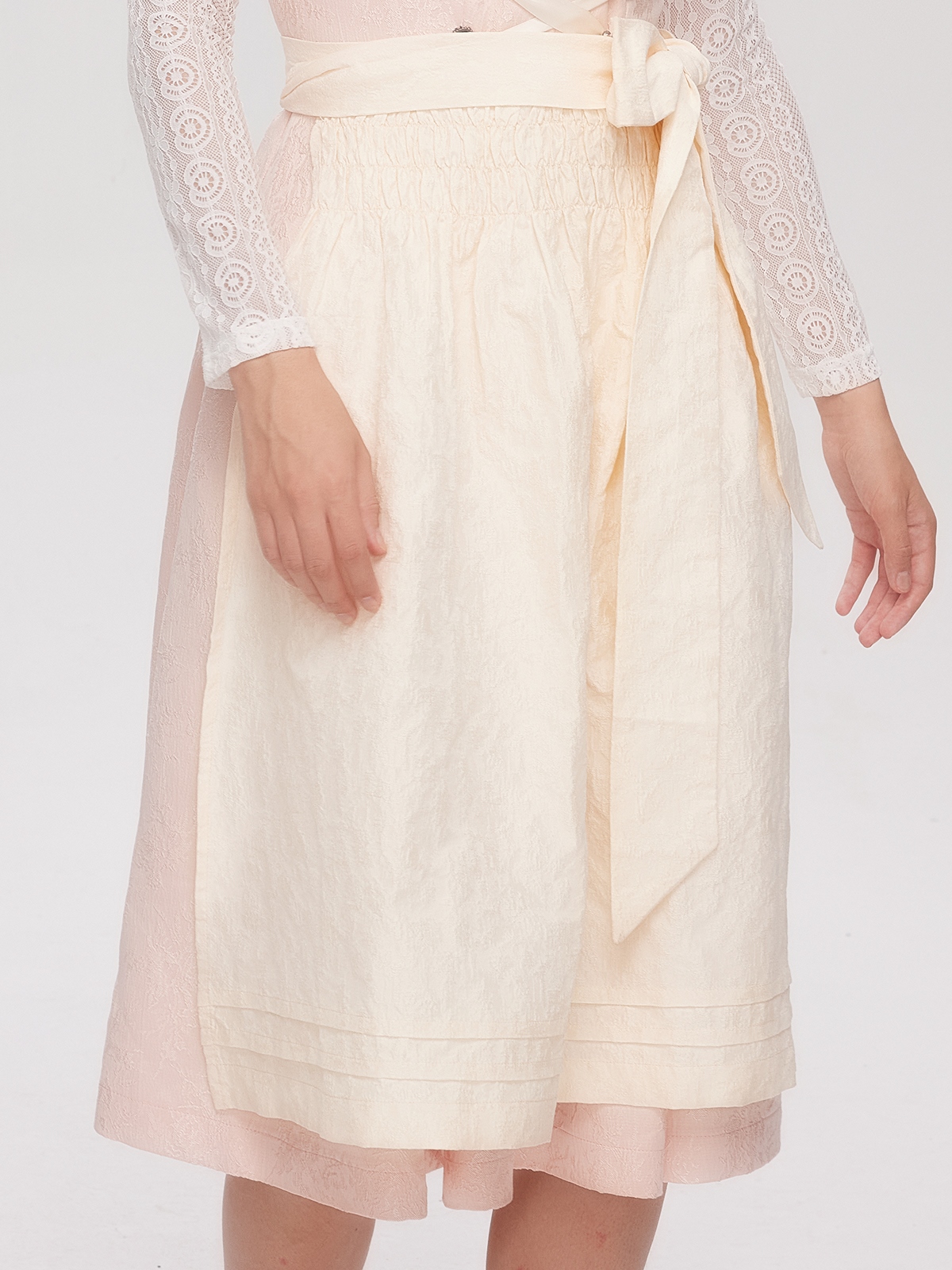 Einfarbiges Dirndl in Rosa