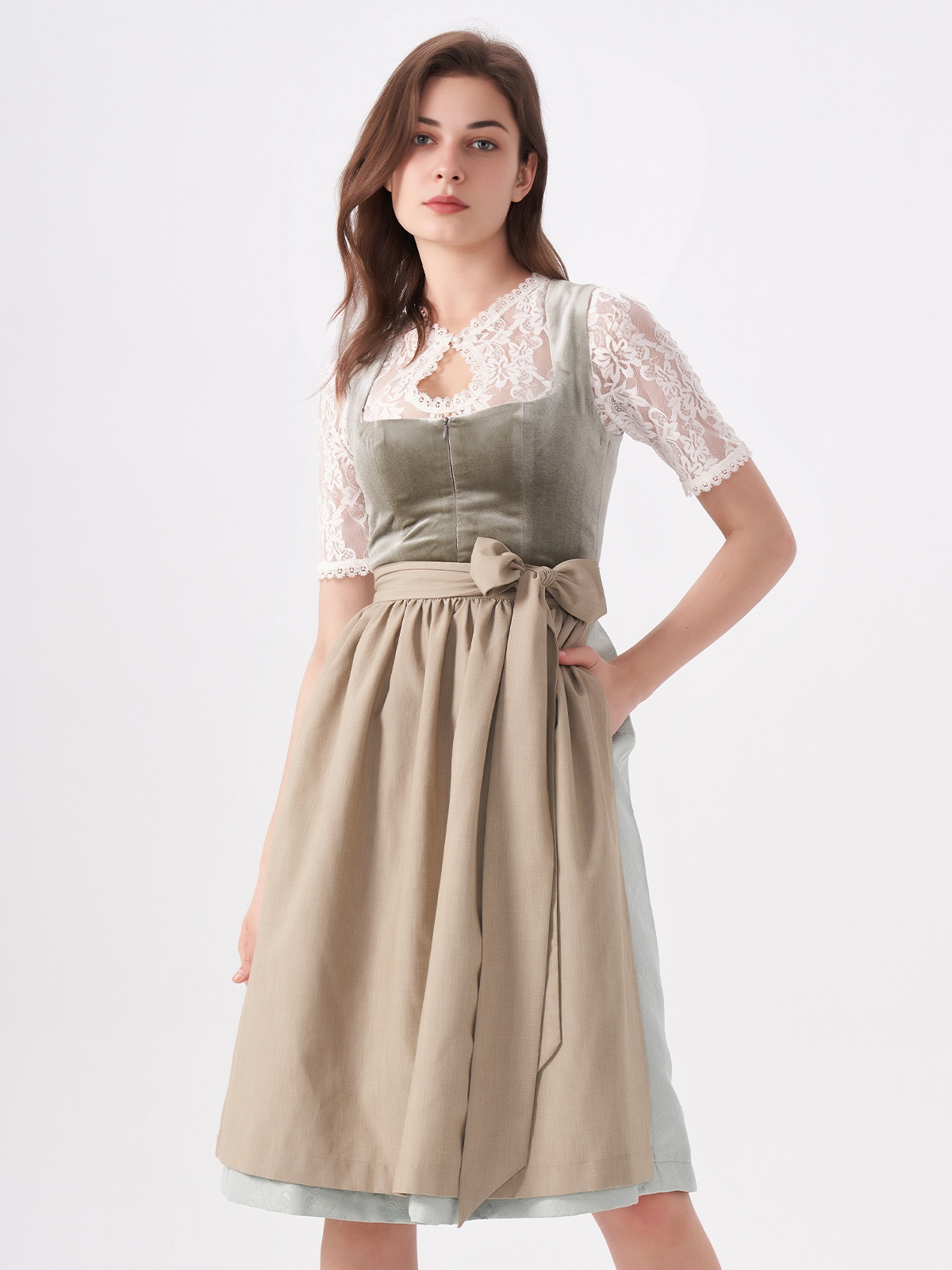 Modernes grünes Dirndl mit unerwarteten Details