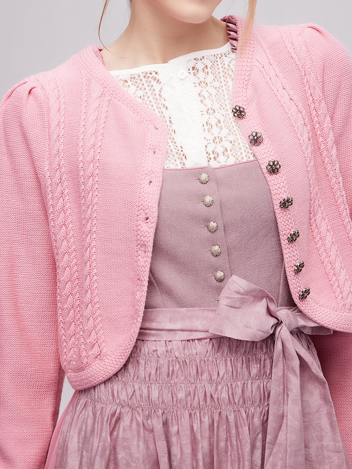 Dirndl mit rosa Spitze – perfekt für festliche Anlässe