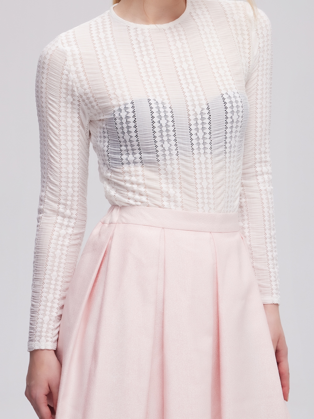 Dirndlbluse Lochspitze in Weiß