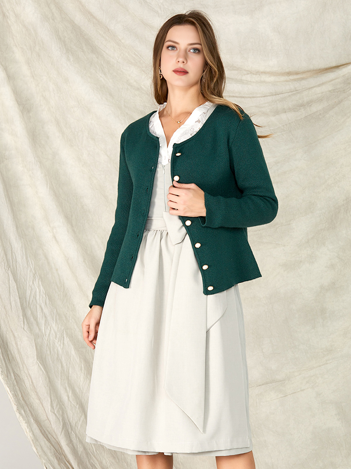 Dirndl Beige Grün – zeitlos und elegant