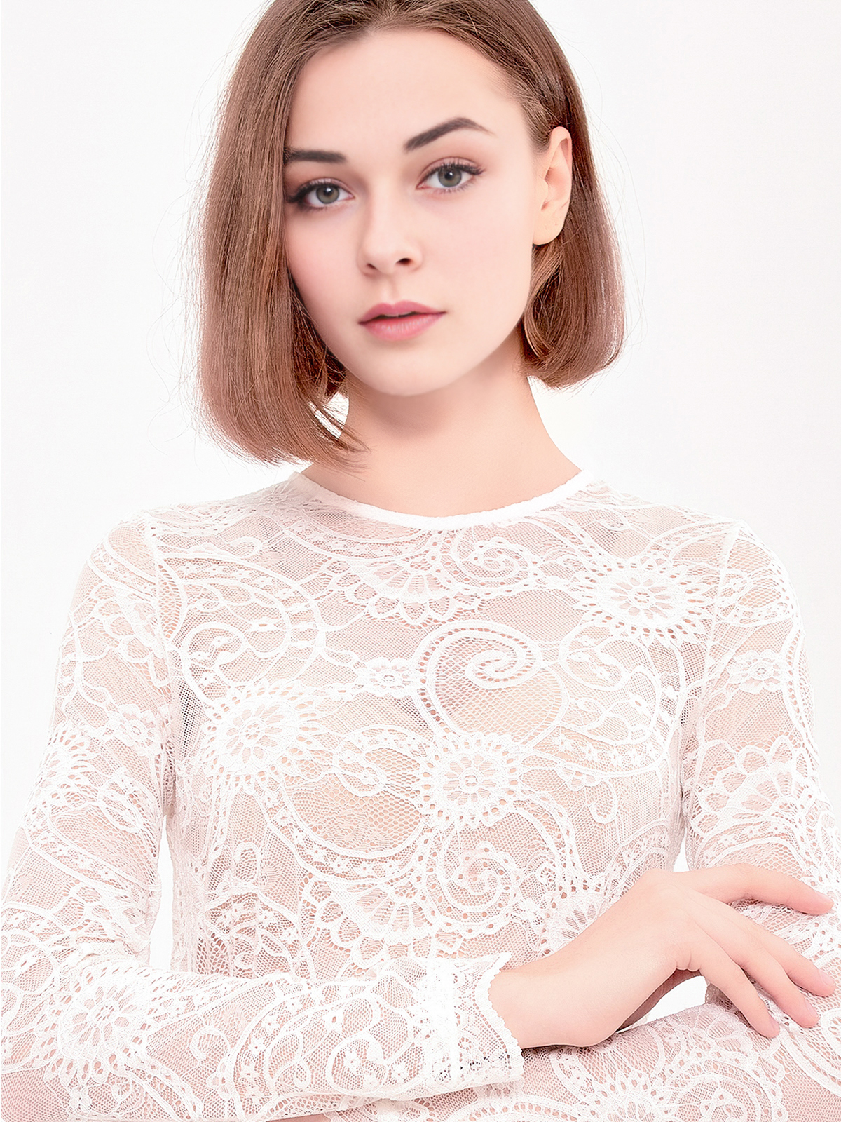Moderne Dirndl Bluse in Weiß