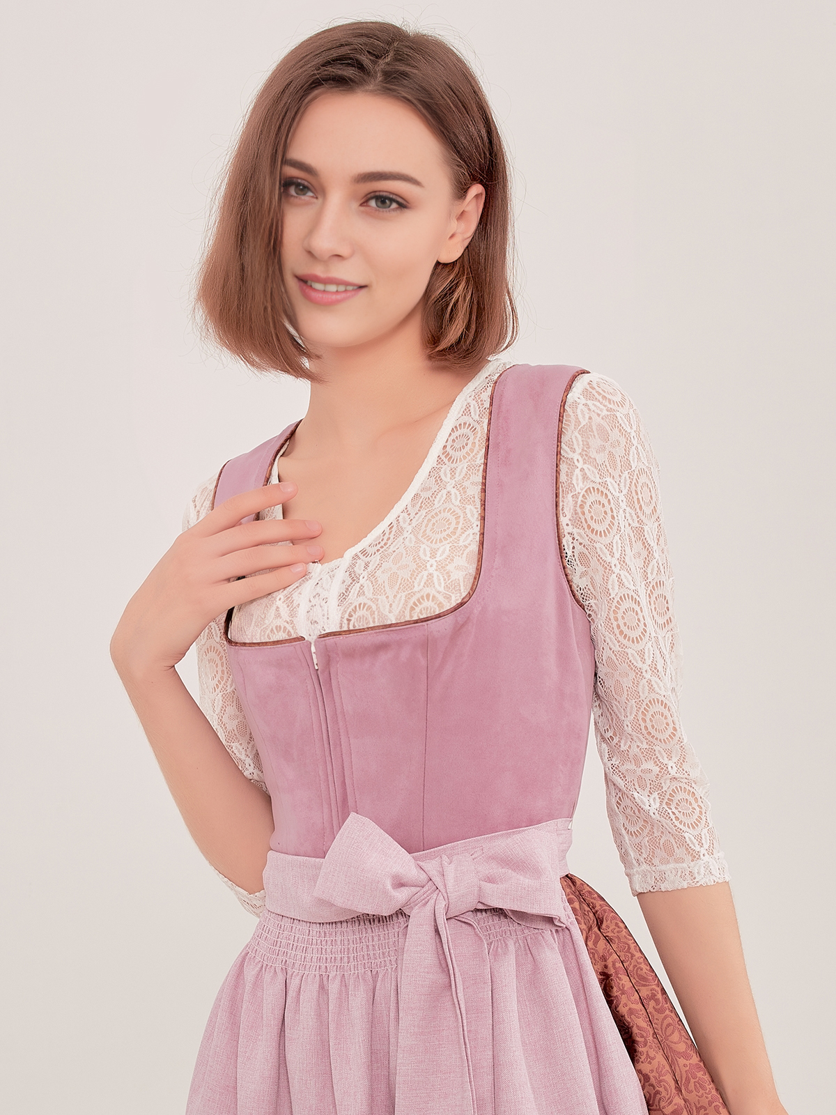 Mini Dirndl Extra Kurz in Lila