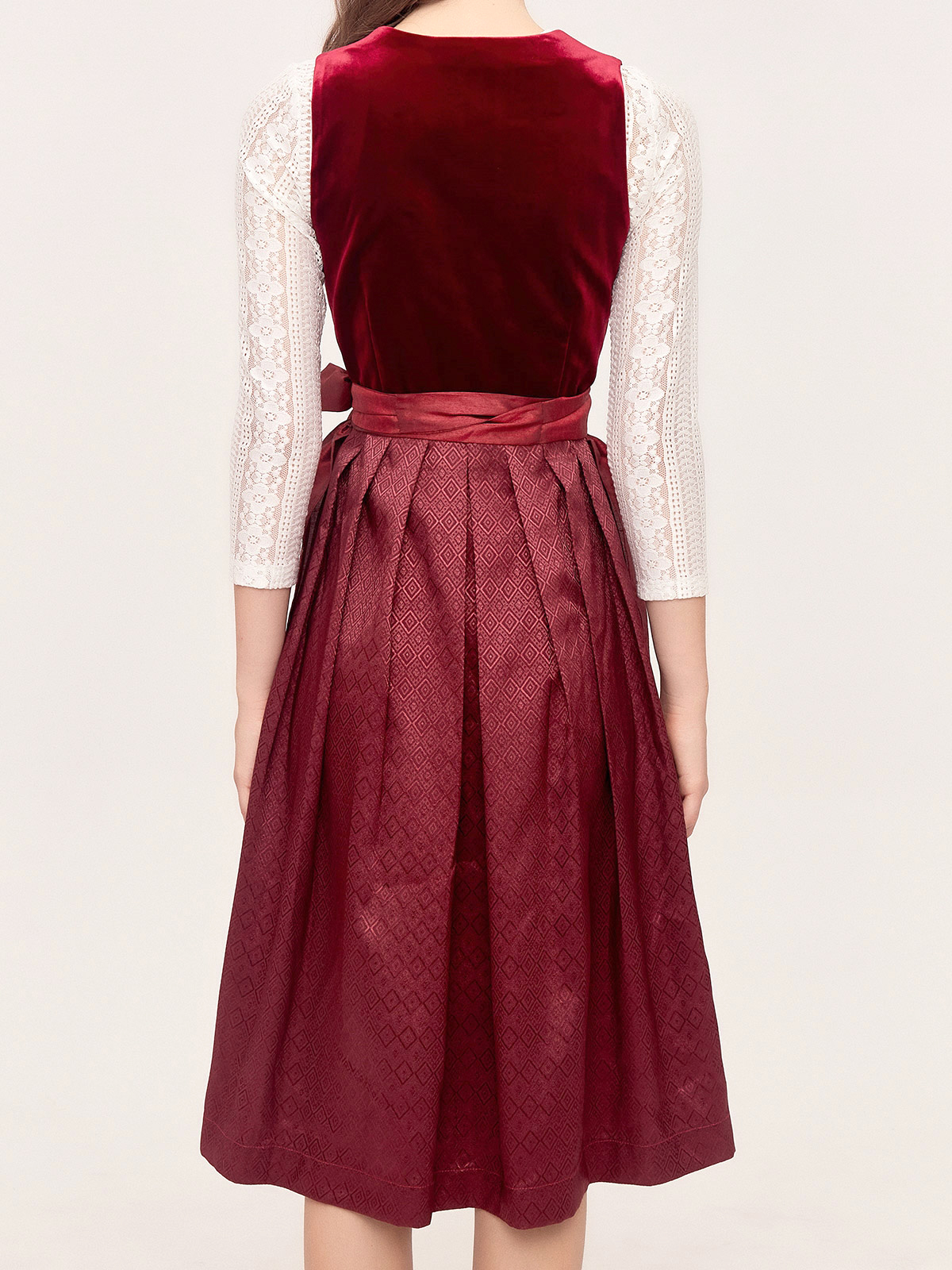 Modernes graues Dirndl mit schlanker Silhouette