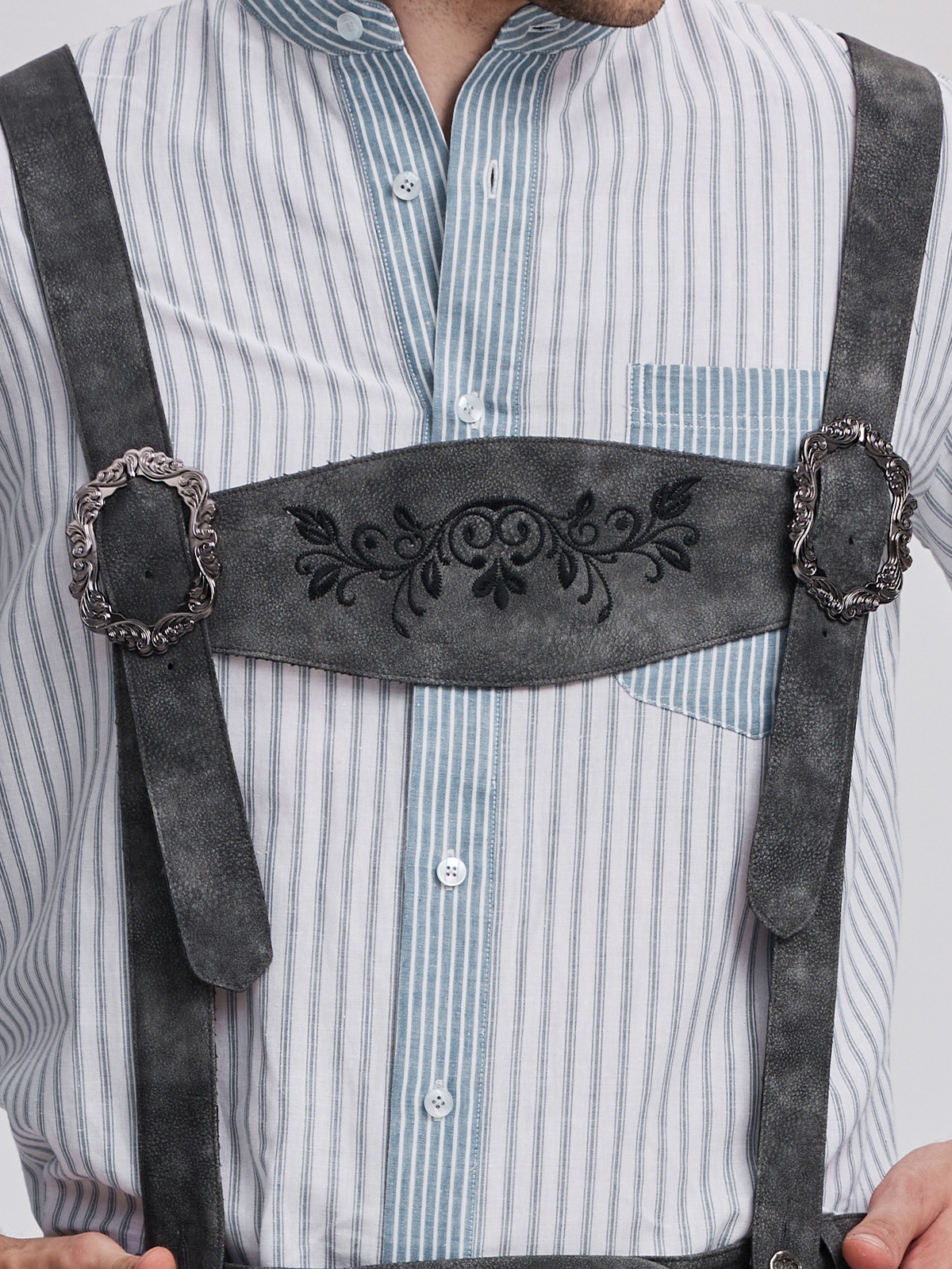 Dirndl mit raffiniertem Schnitt