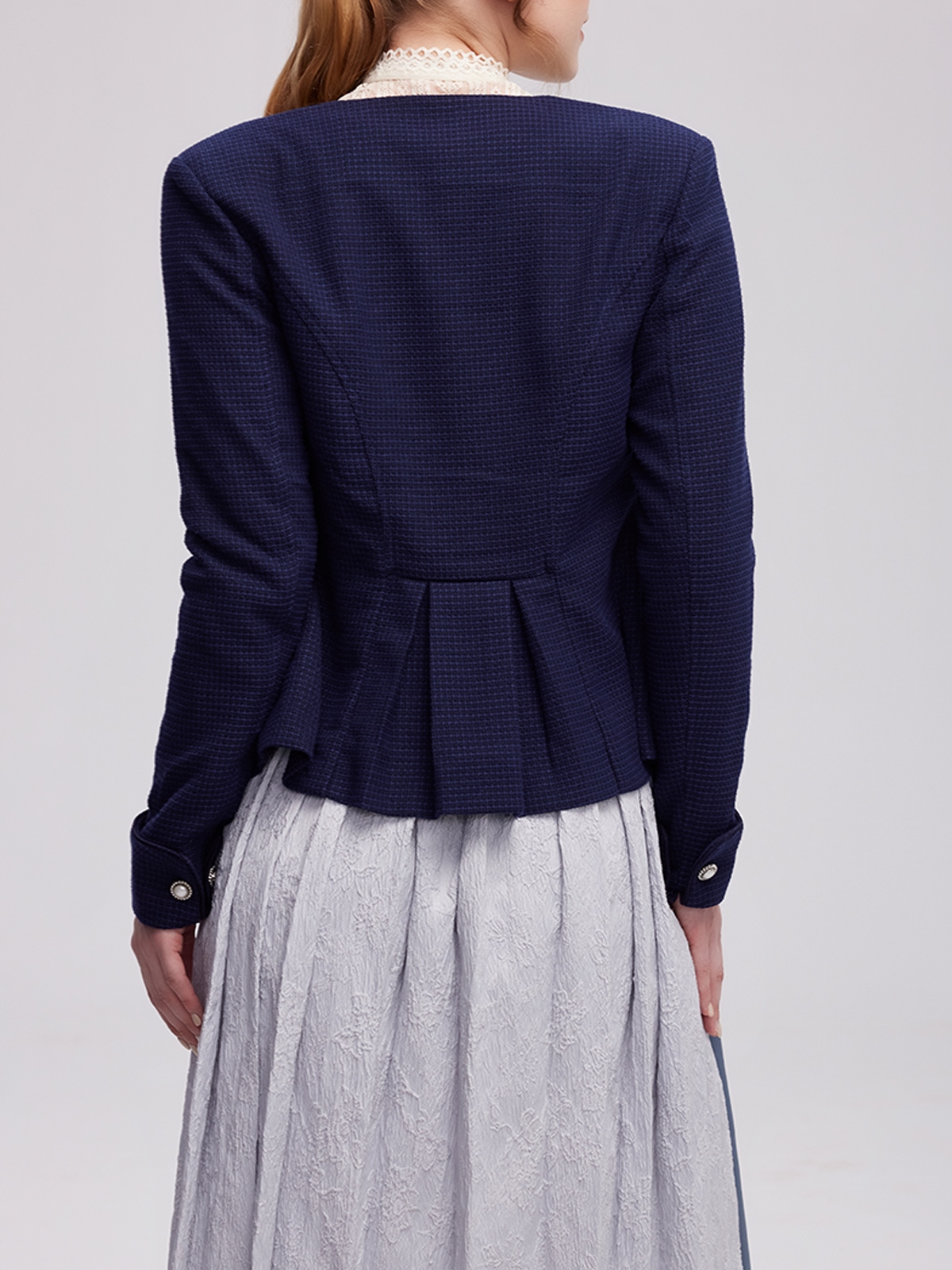 Dunkelblaues Dirndl mit modernem Twist