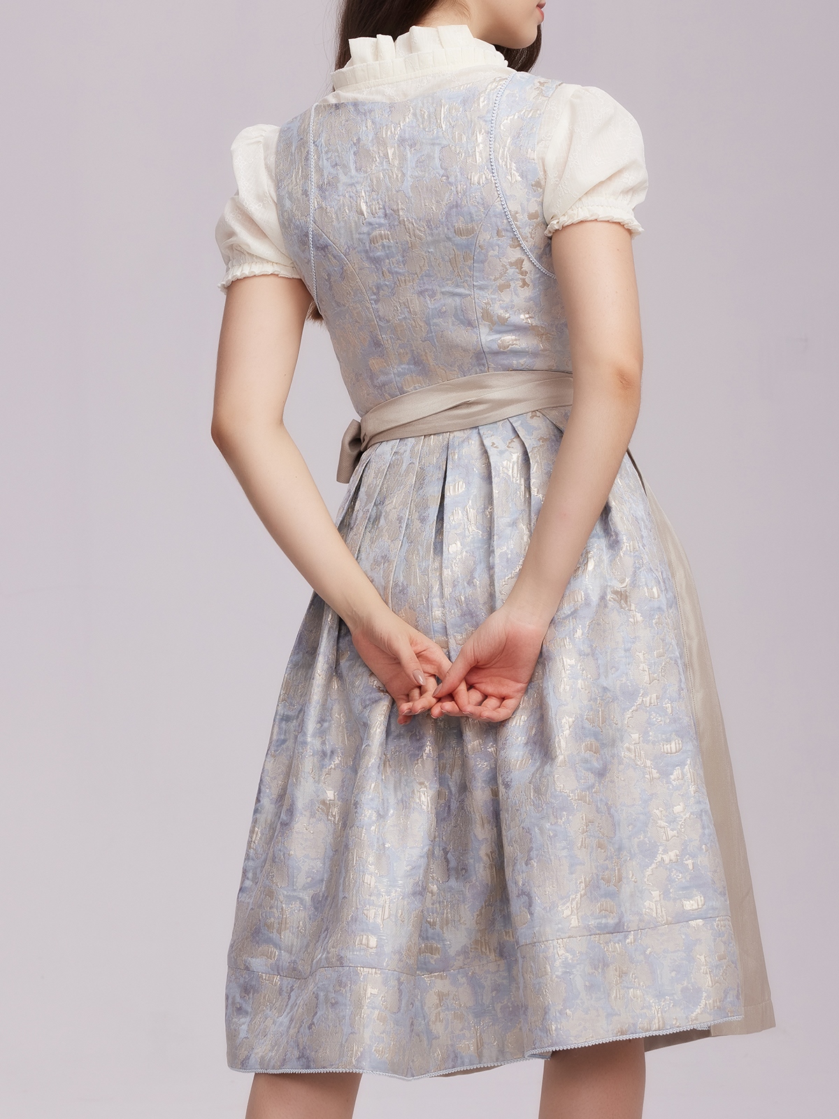 Dirndl mit Hakenverschluss