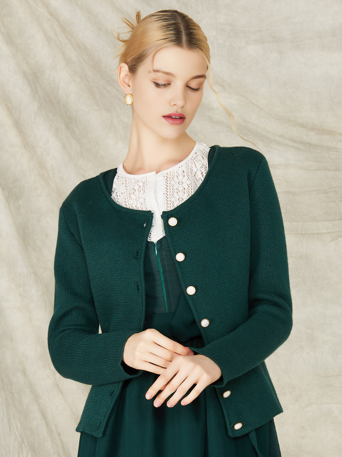 Dirndlbluse lang in Grün