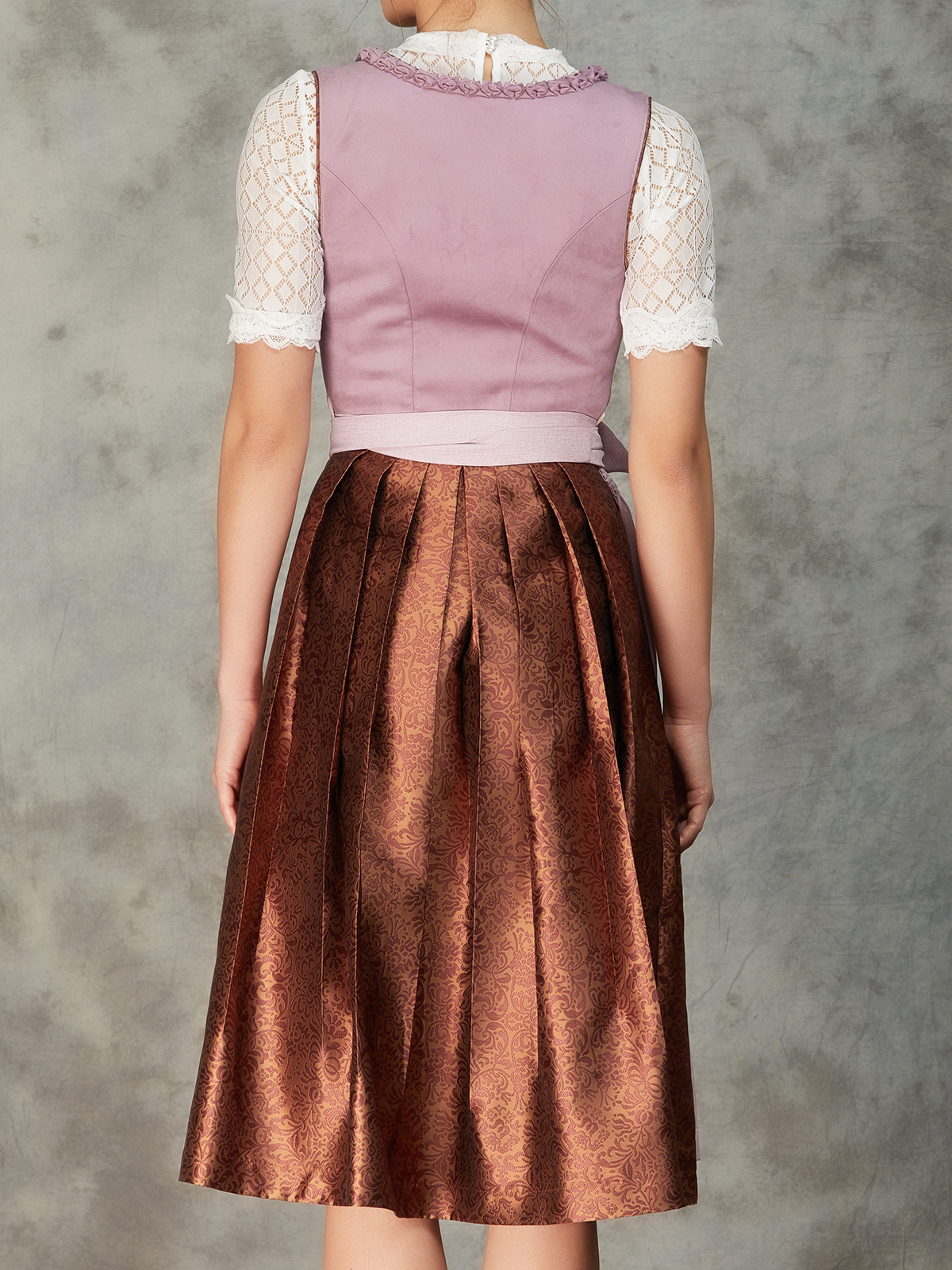 Sommerbluse in Lila mit Dirndl-Optik