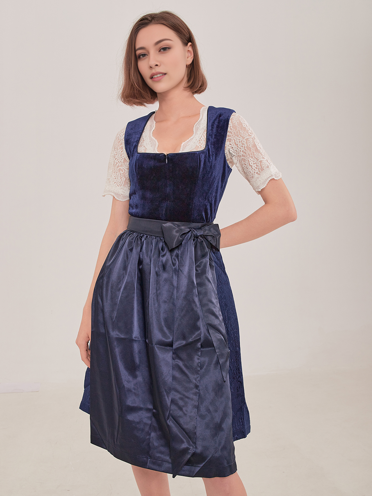 Dirndl Grau Blau – stilvoll und vielseitig