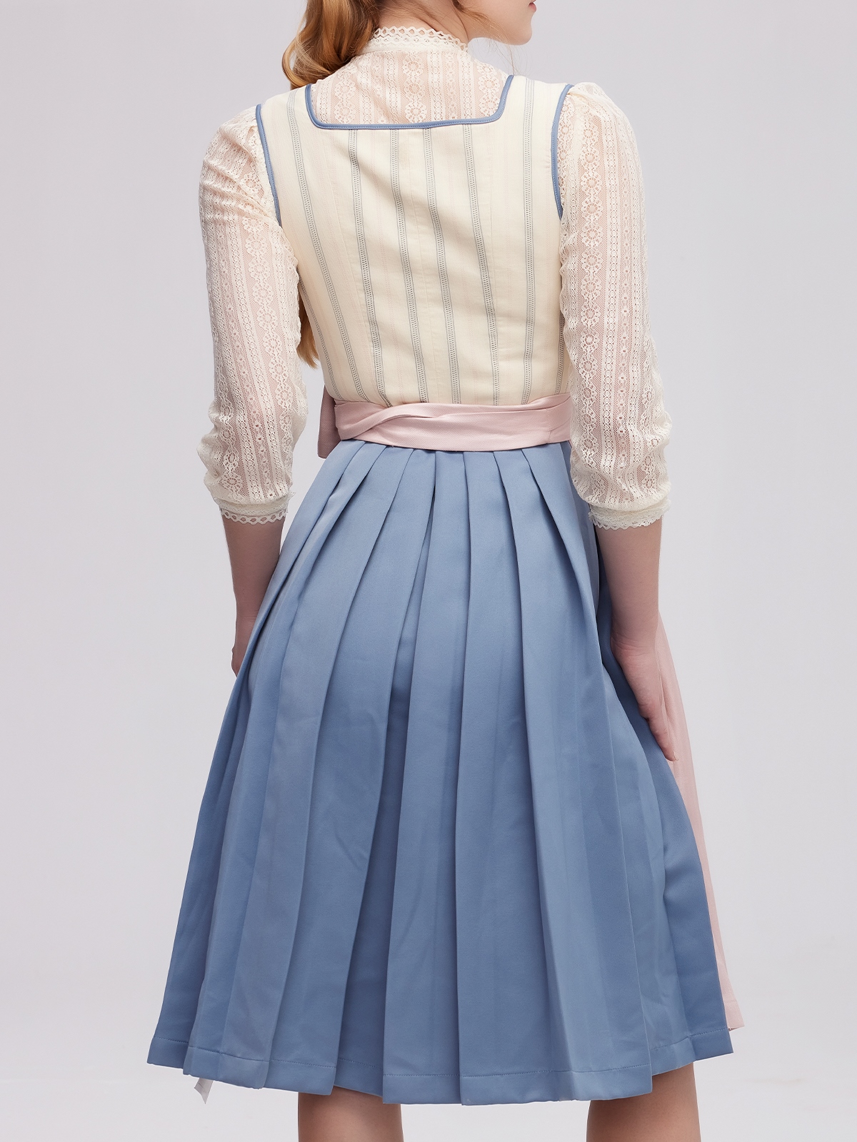 Dirndl in Beige – feminin und zeitlos