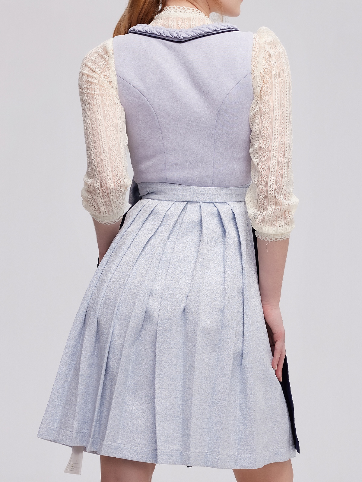 Dirndl Bluse in Blau – für Abwechslung im Kleiderschrank