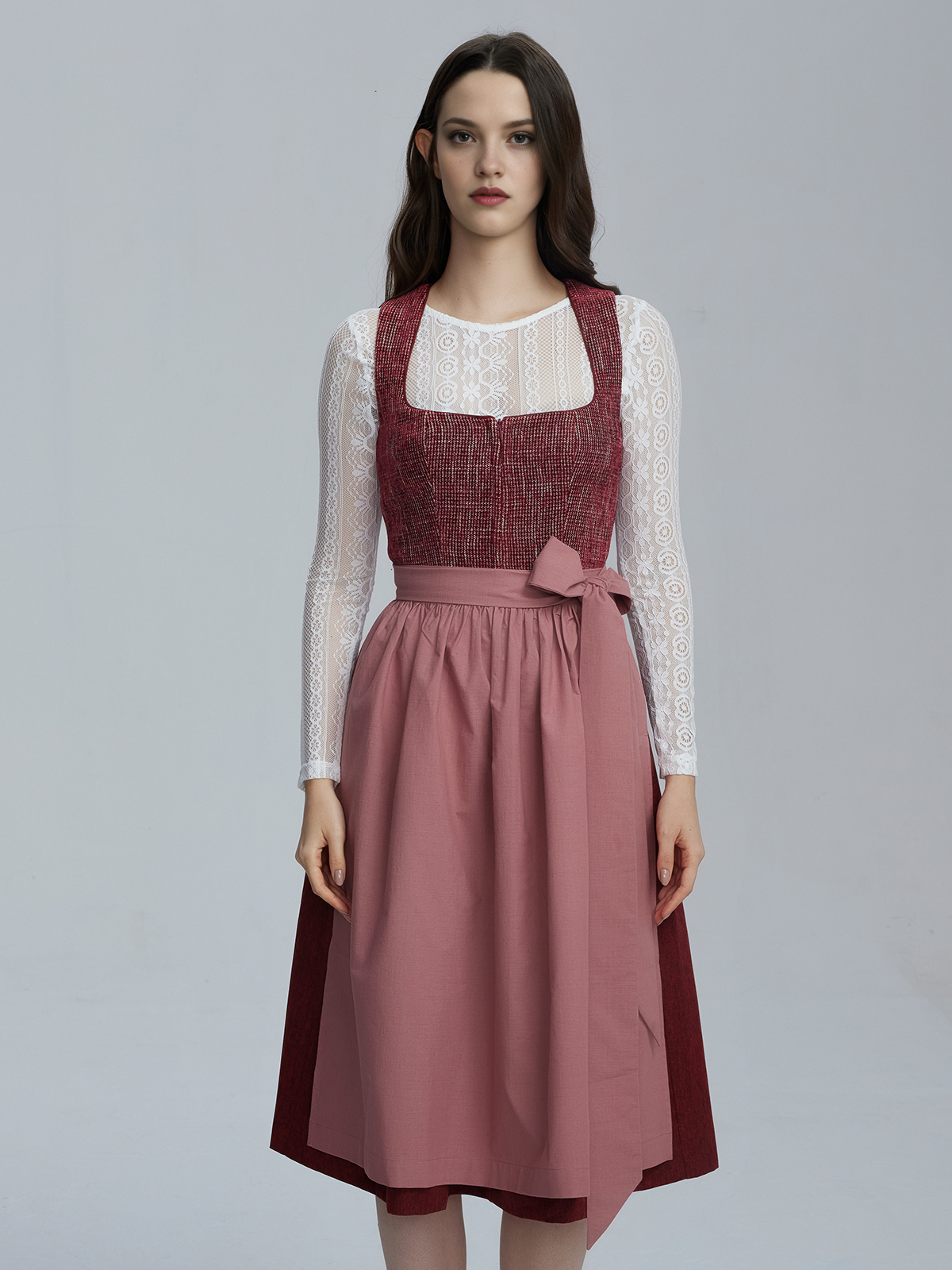 Modernes Dirndl in Rot